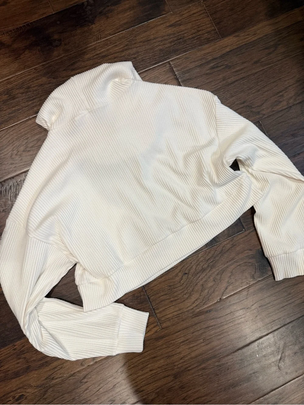 ALO Women's Cream Ribbed Cropped Hoodie
